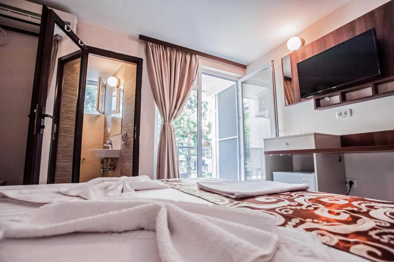 Jijo'S Hotel Mamaia Bagian luar foto