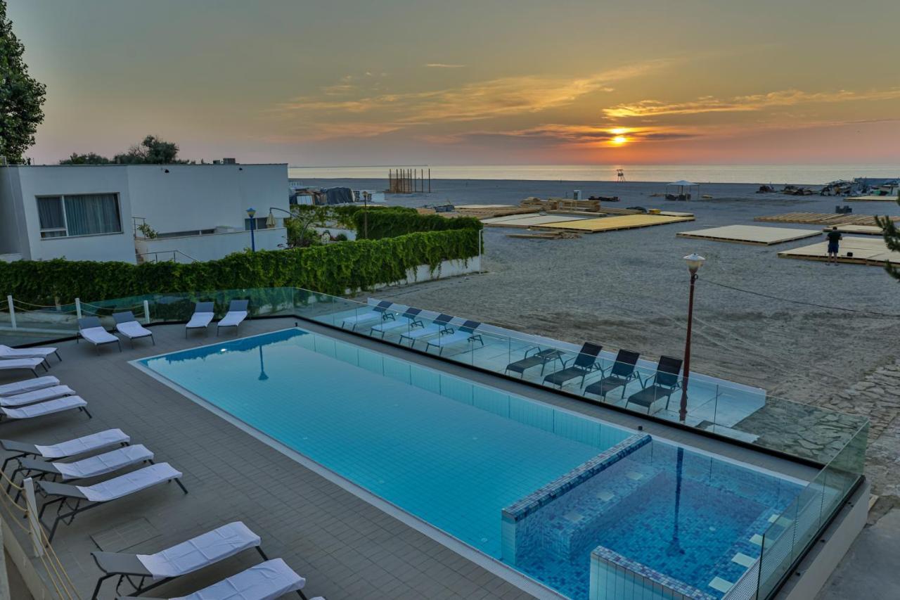 Jijo'S Hotel Mamaia Bagian luar foto