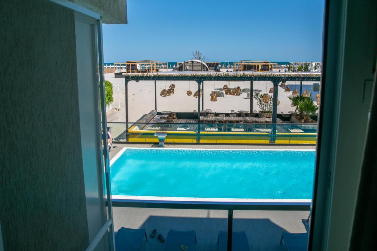 Jijo'S Hotel Mamaia Bagian luar foto