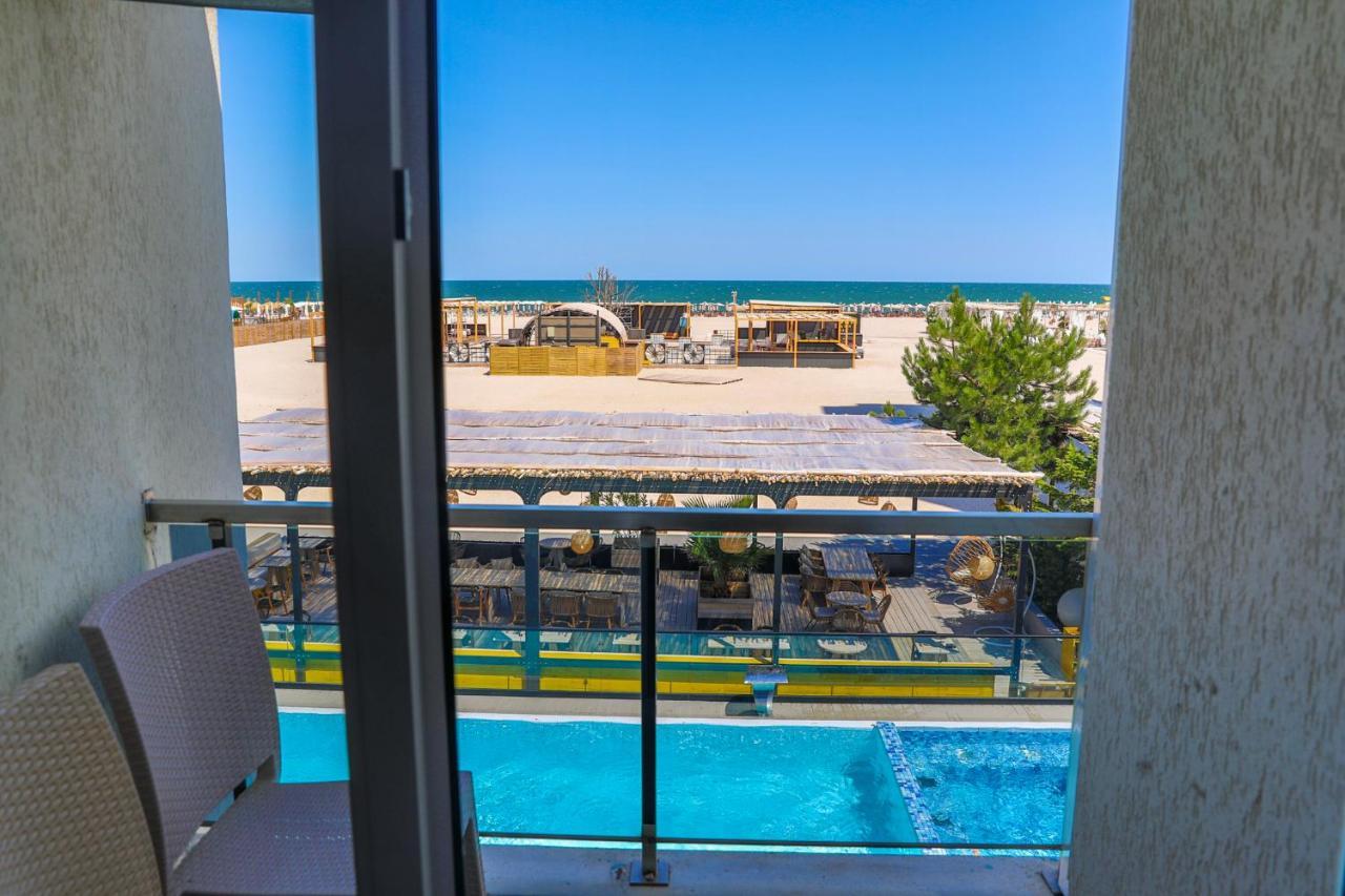 Jijo'S Hotel Mamaia Bagian luar foto