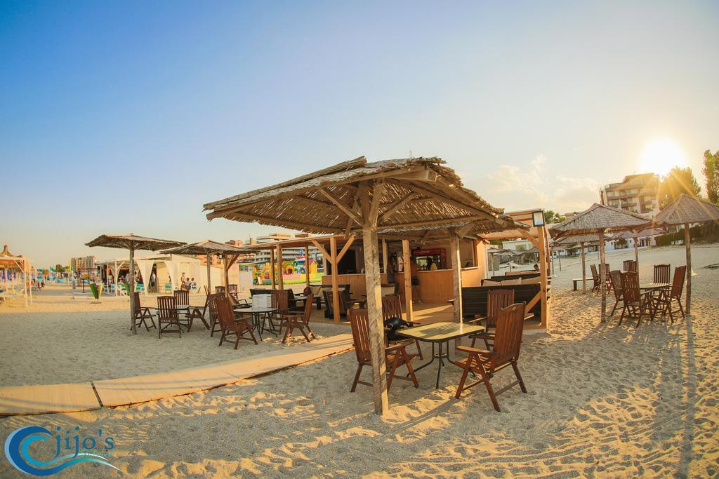 Jijo'S Hotel Mamaia Bagian luar foto
