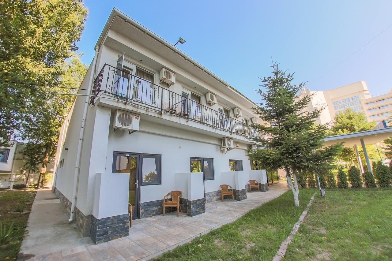 Jijo'S Hotel Mamaia Bagian luar foto