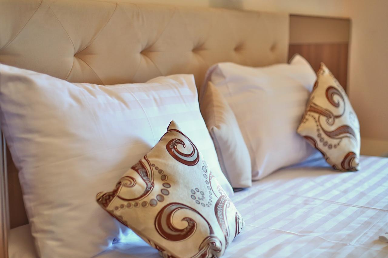 Jijo'S Hotel Mamaia Bagian luar foto