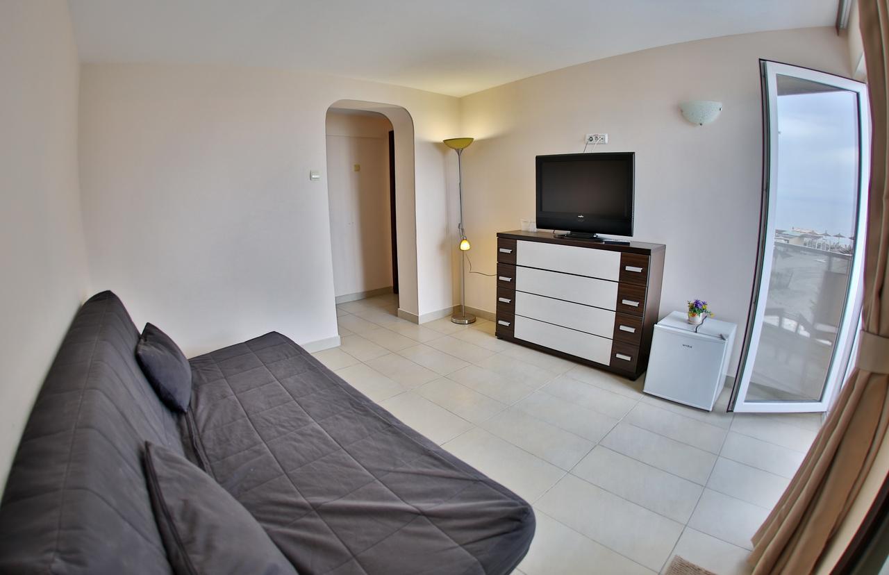 Jijo'S Hotel Mamaia Bagian luar foto